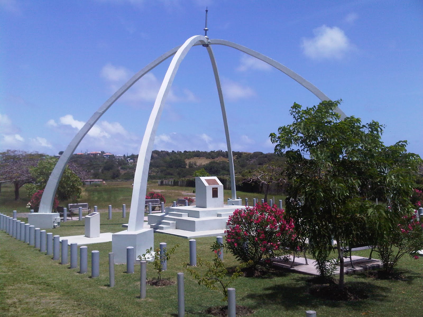 Grenada memorial monument to US soldiers